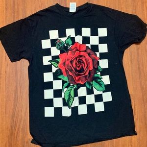 Checkered rose t-shirt